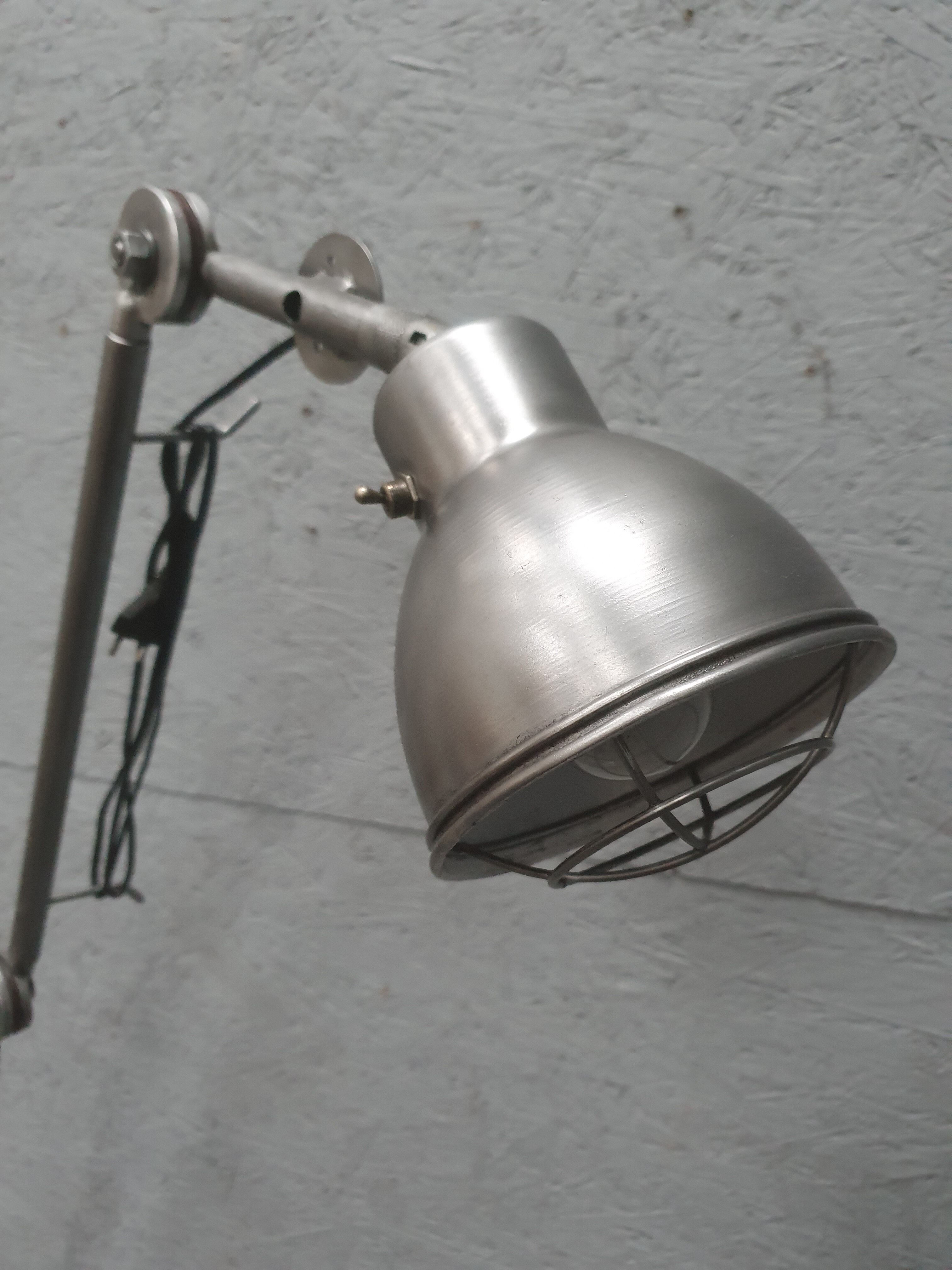 Devil lamp industrial body lamp four folding arms
