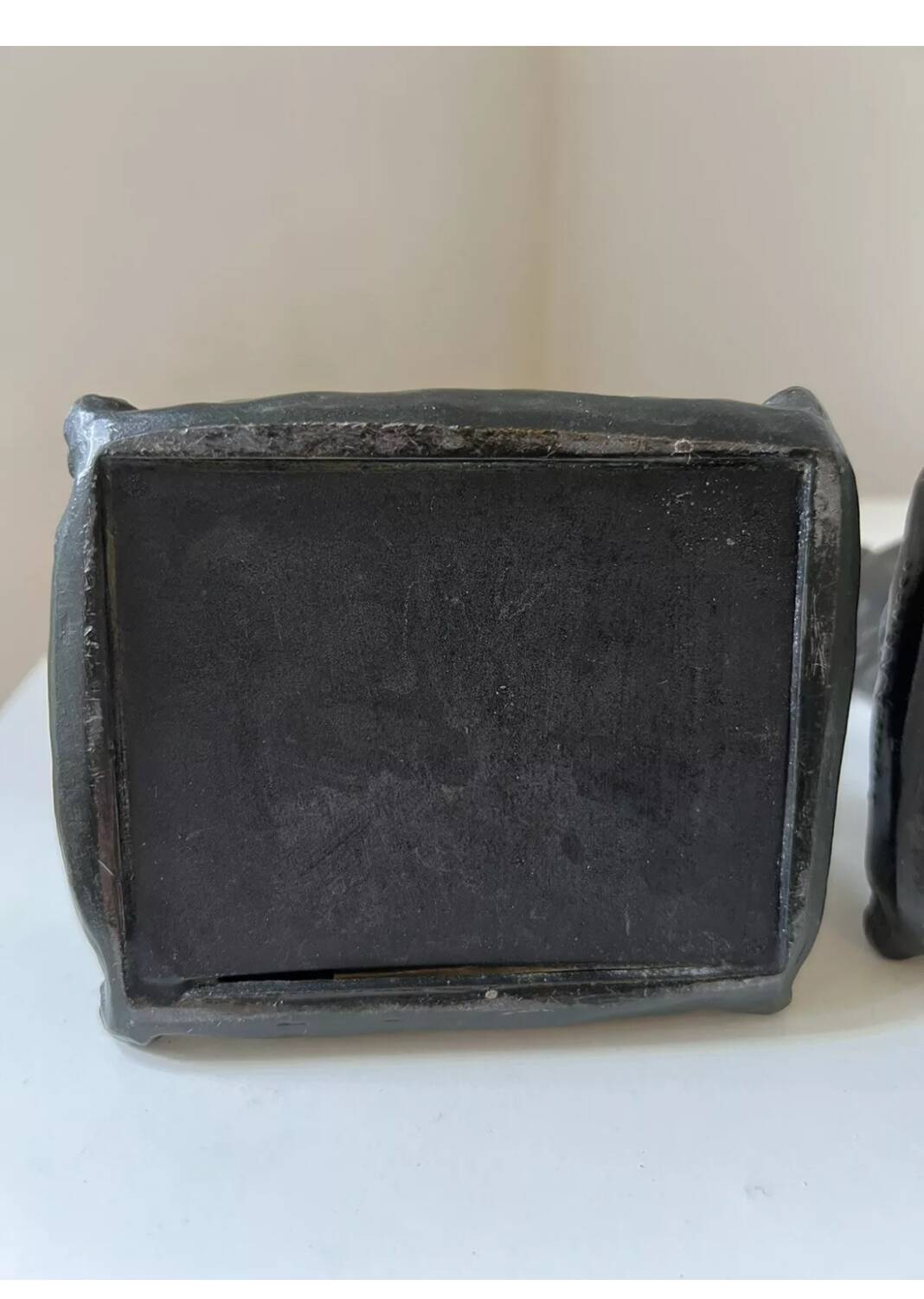 Serre-livres Art nouveau en régule figurant une femme, 1900