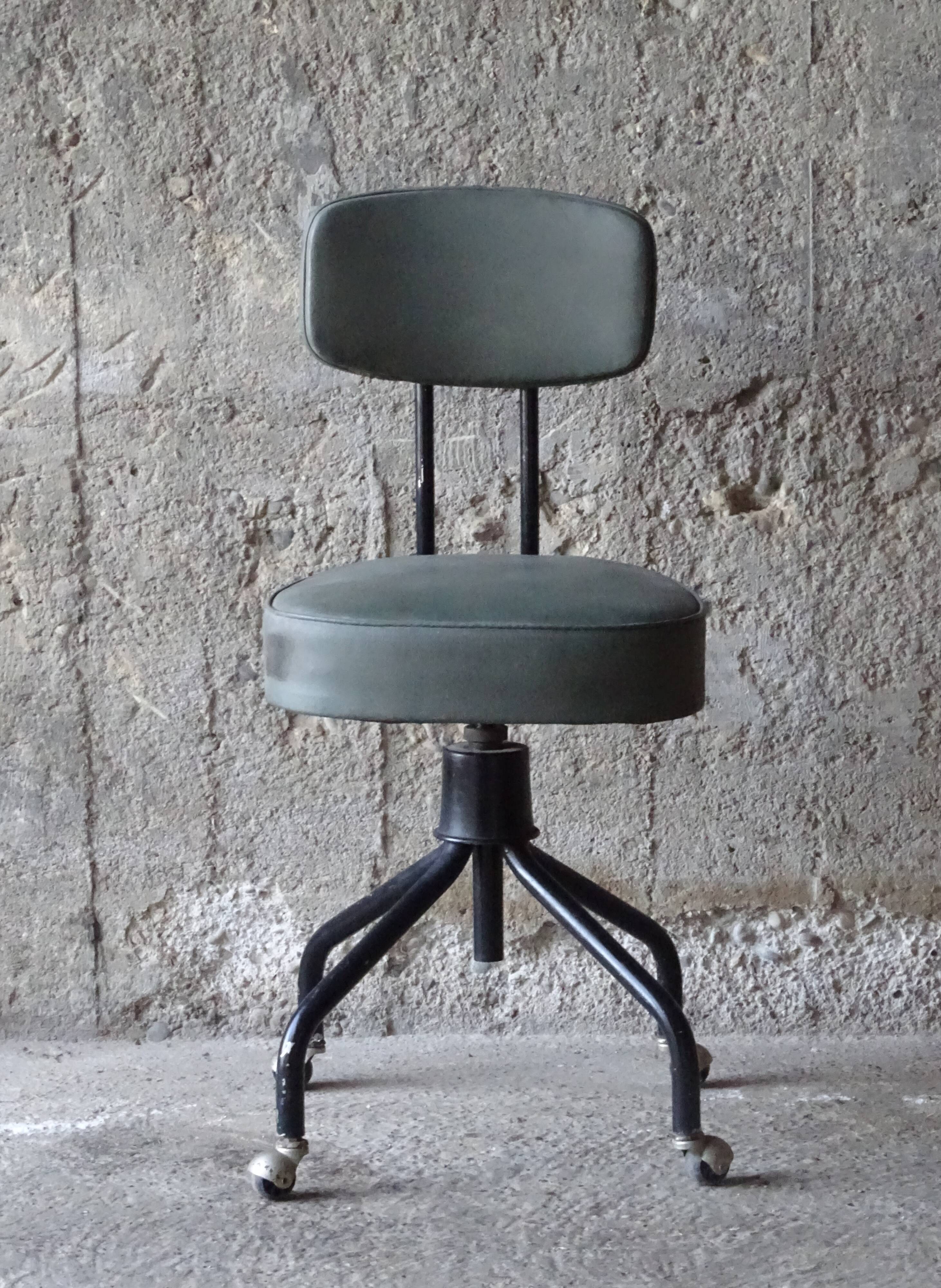 Fauteuil bureau dactylo skaï gris-vert 1960