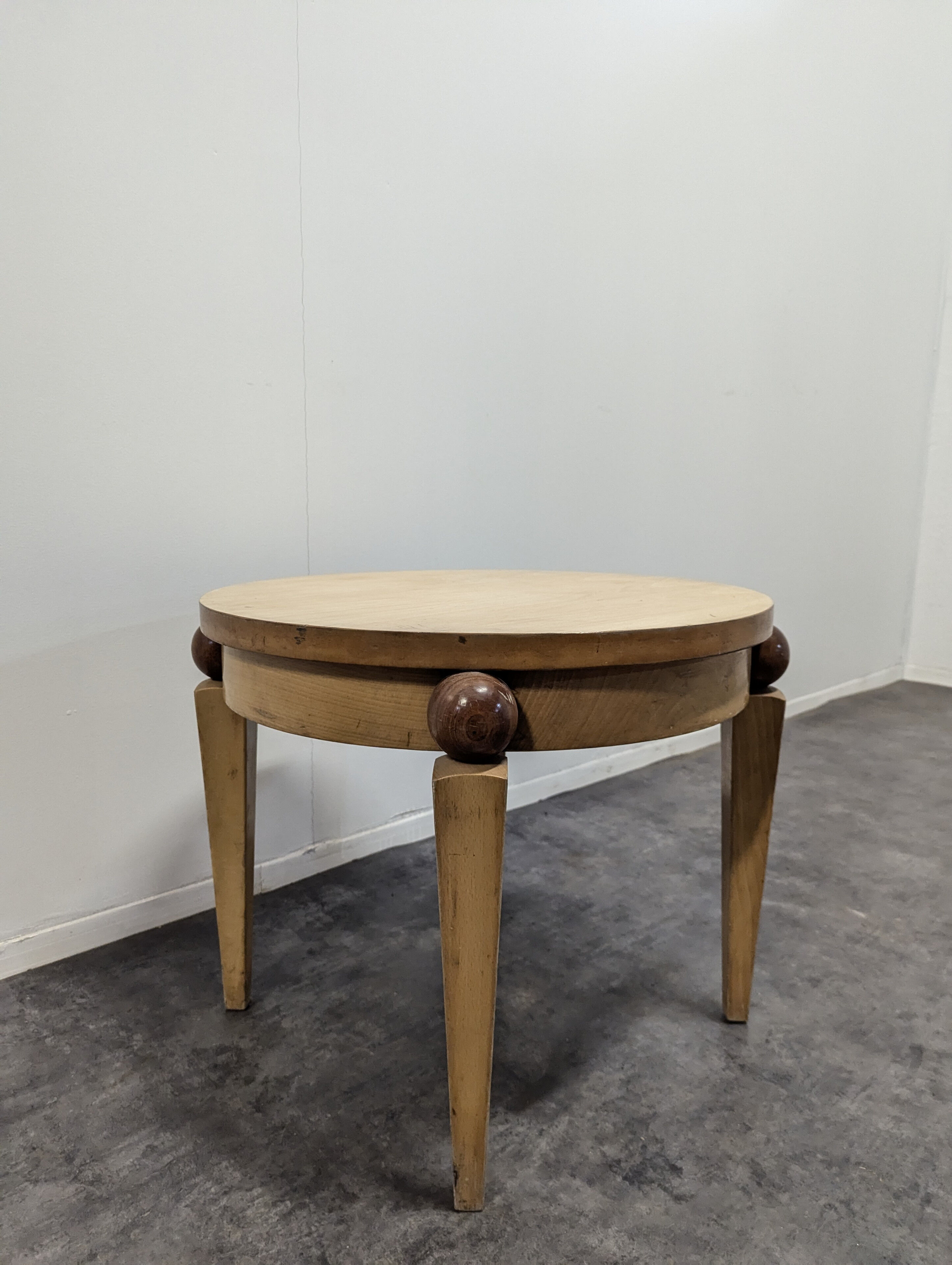 Modernist pedestal table from the 1940s