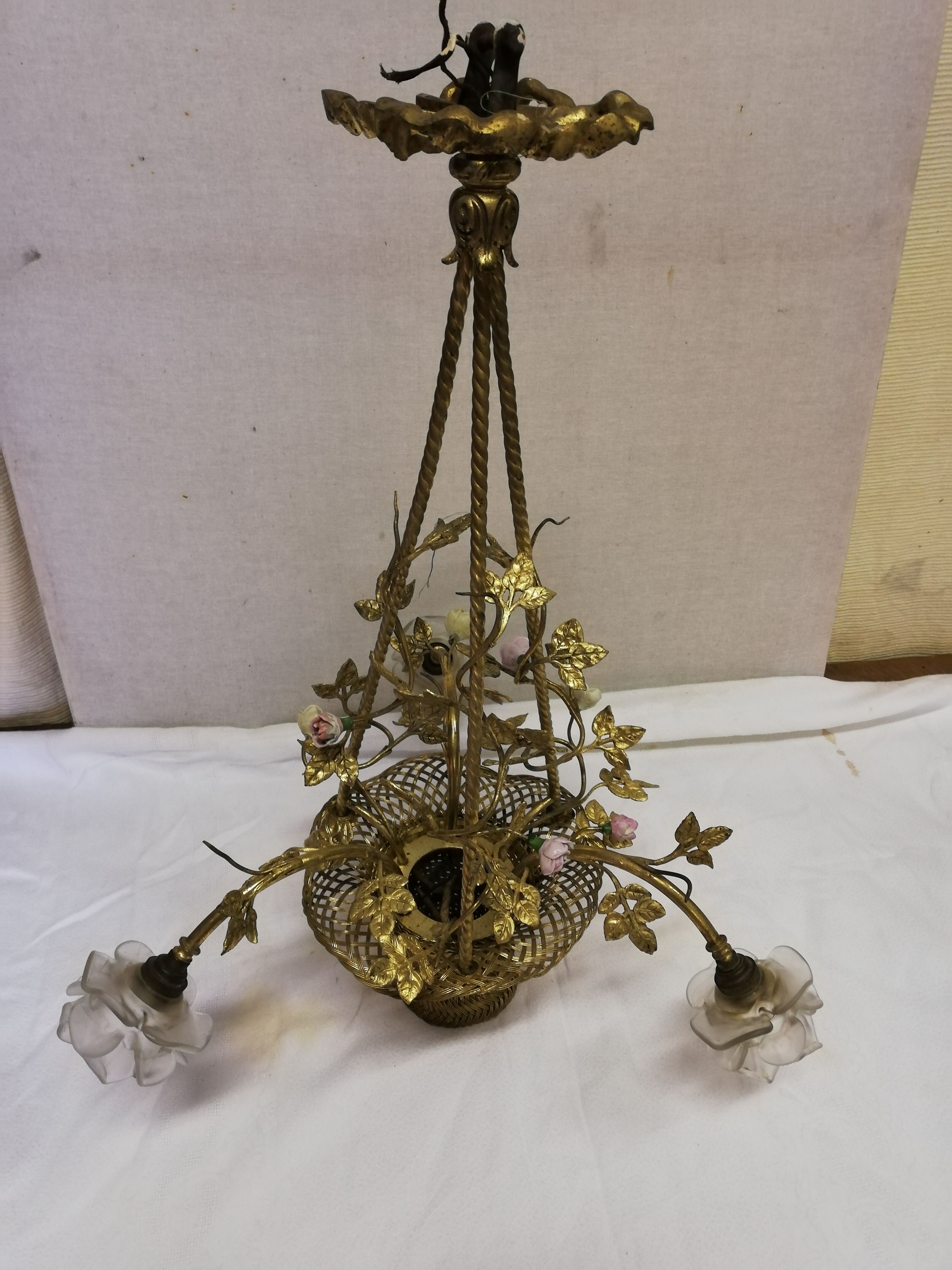 Lustre corbeille Louis XVI en bronze