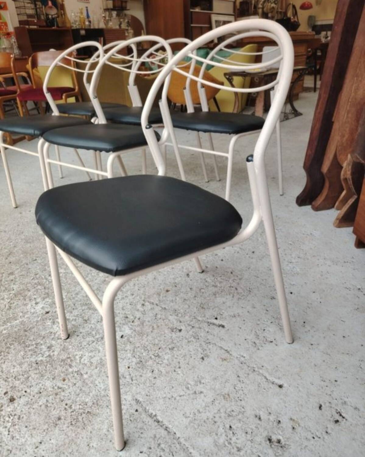 Set of 6 vintage chairs
