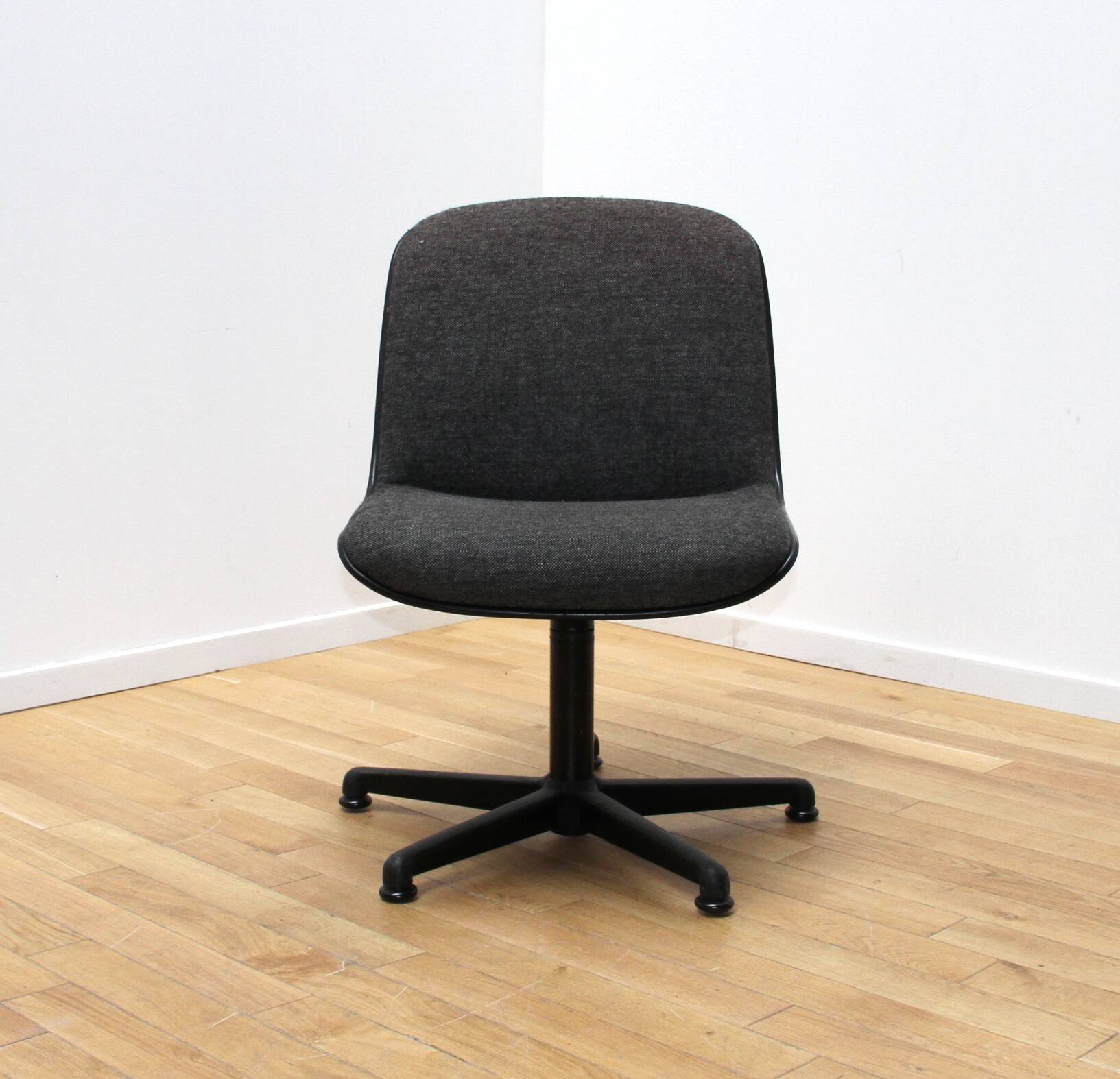 Comforto office chair, Mobilier International