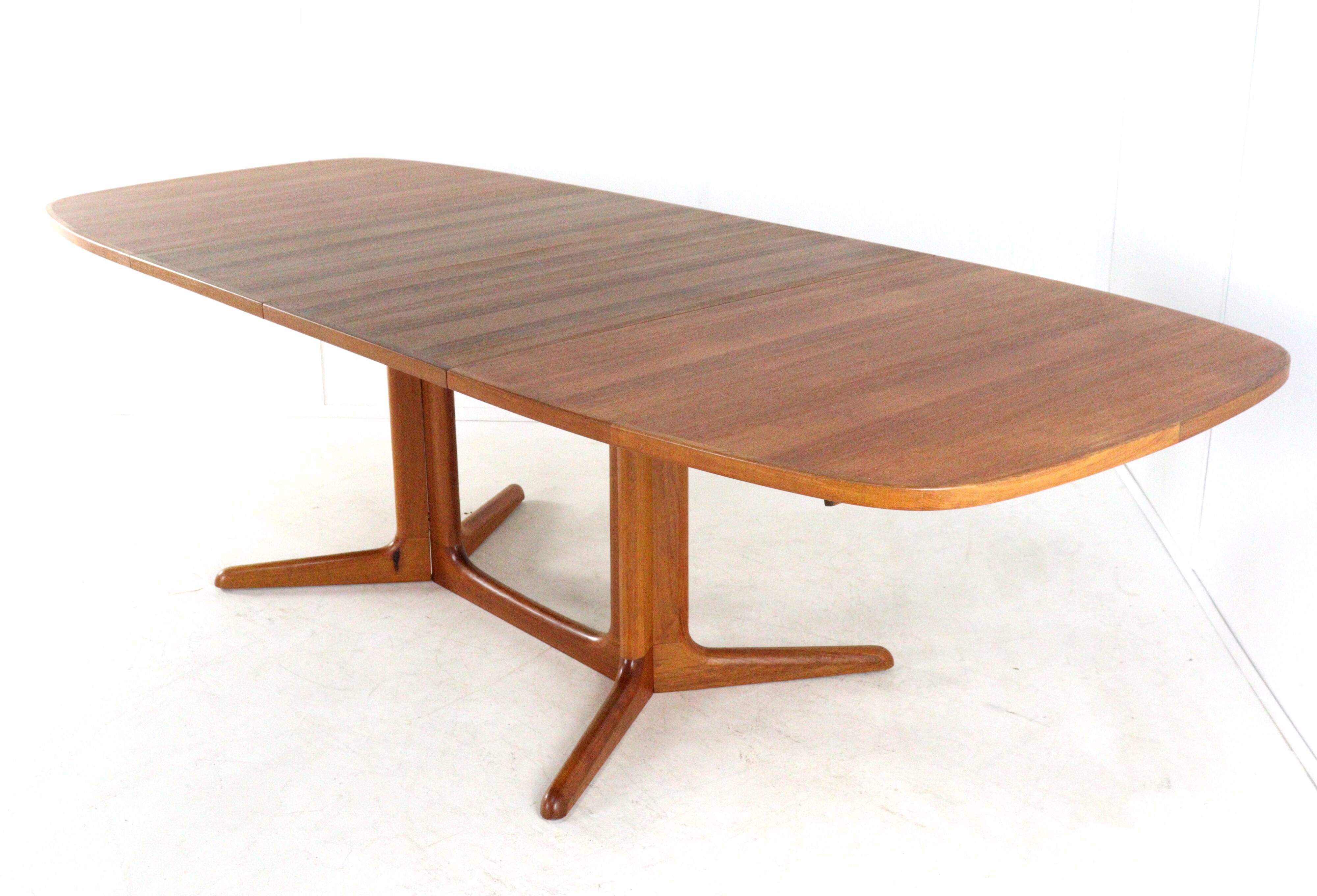 Large oval extendable dining table Gudme Danish design in teak - restored