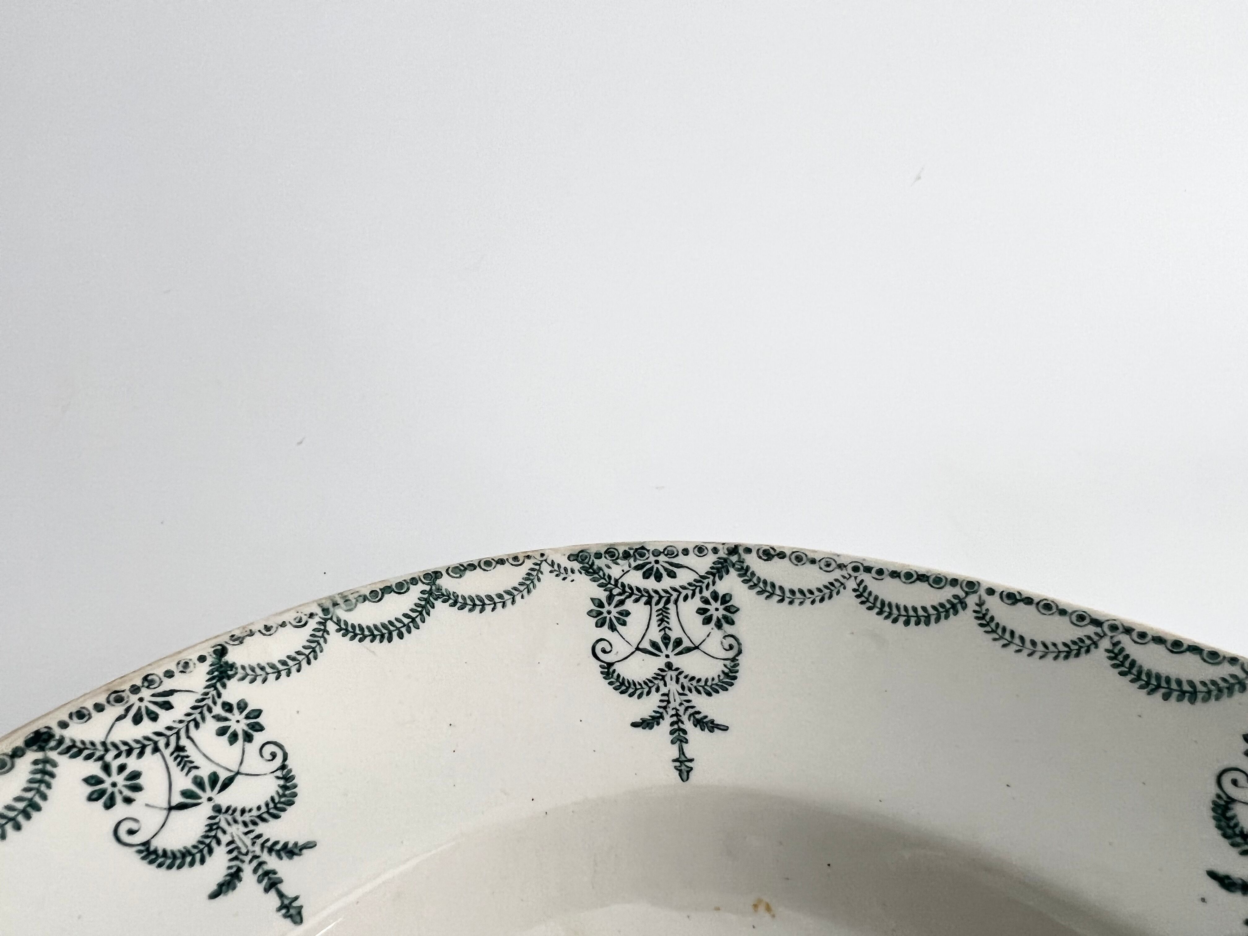 Dish Terre de Fer garland Louis XVI