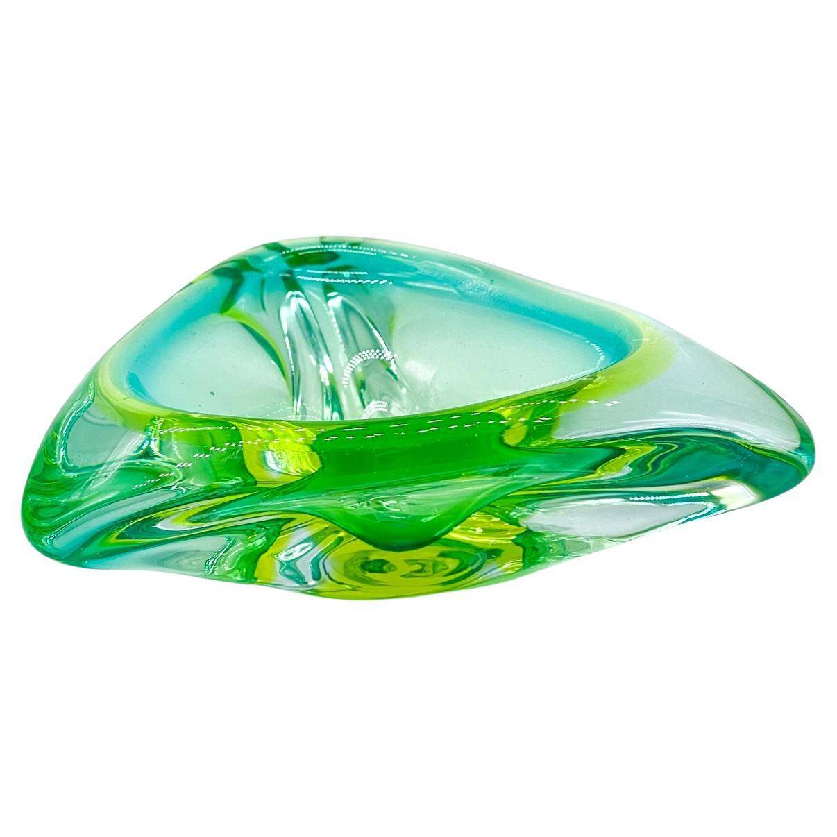 Acid Green Murano Glass Bowl, Mid-Century Modern, Italy, 1960s Decor