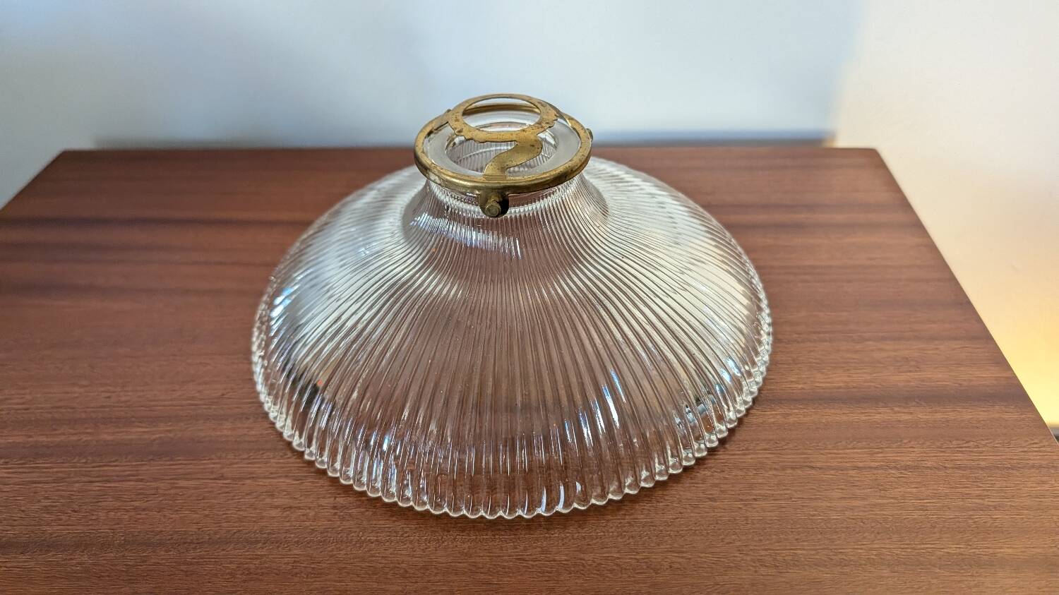 Abat-jour verre nervuré années 50