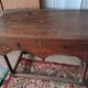 Petite table en noyer