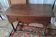 Petite table en noyer