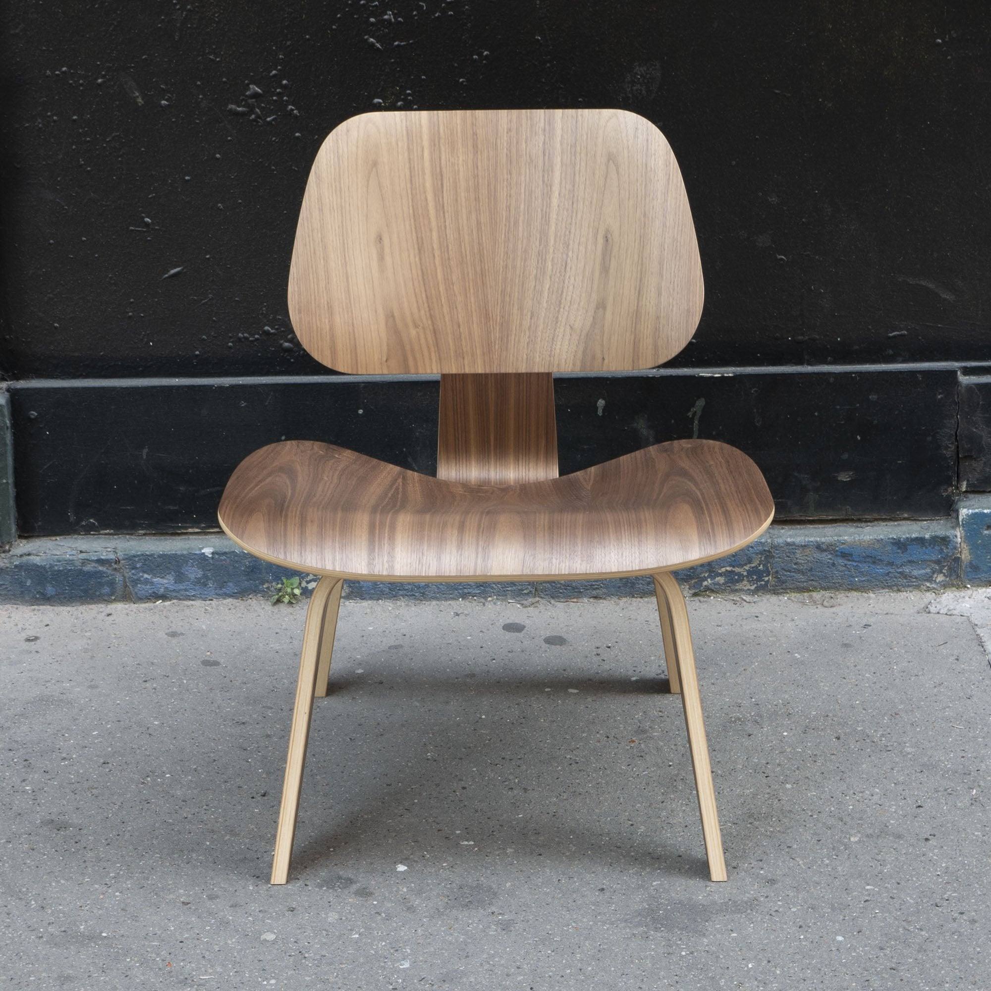 LCW Walnut Chair by Charles & Ray Eames - Herman Miller