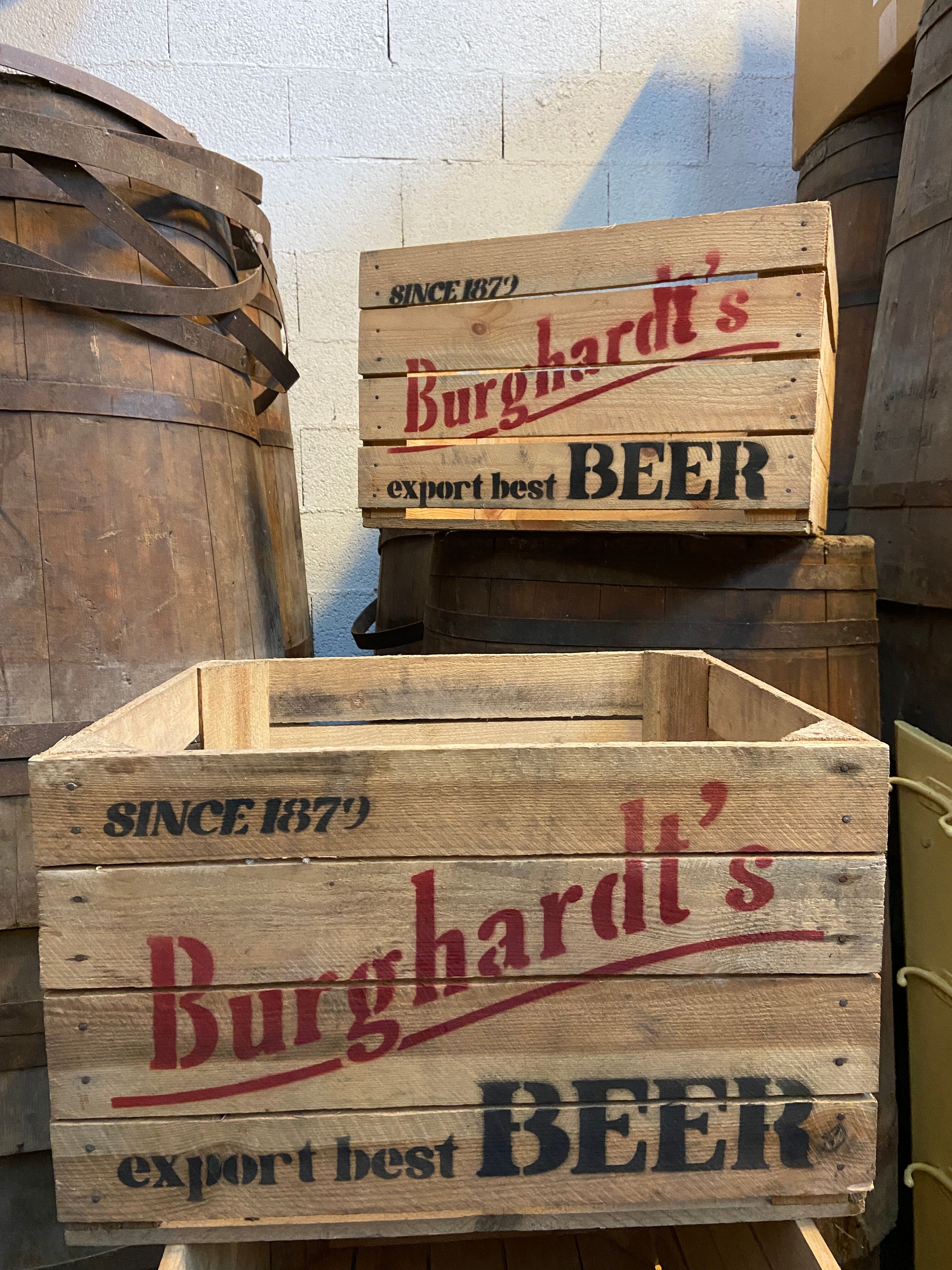 Vintage wooden case Bière Burghardt's Beer