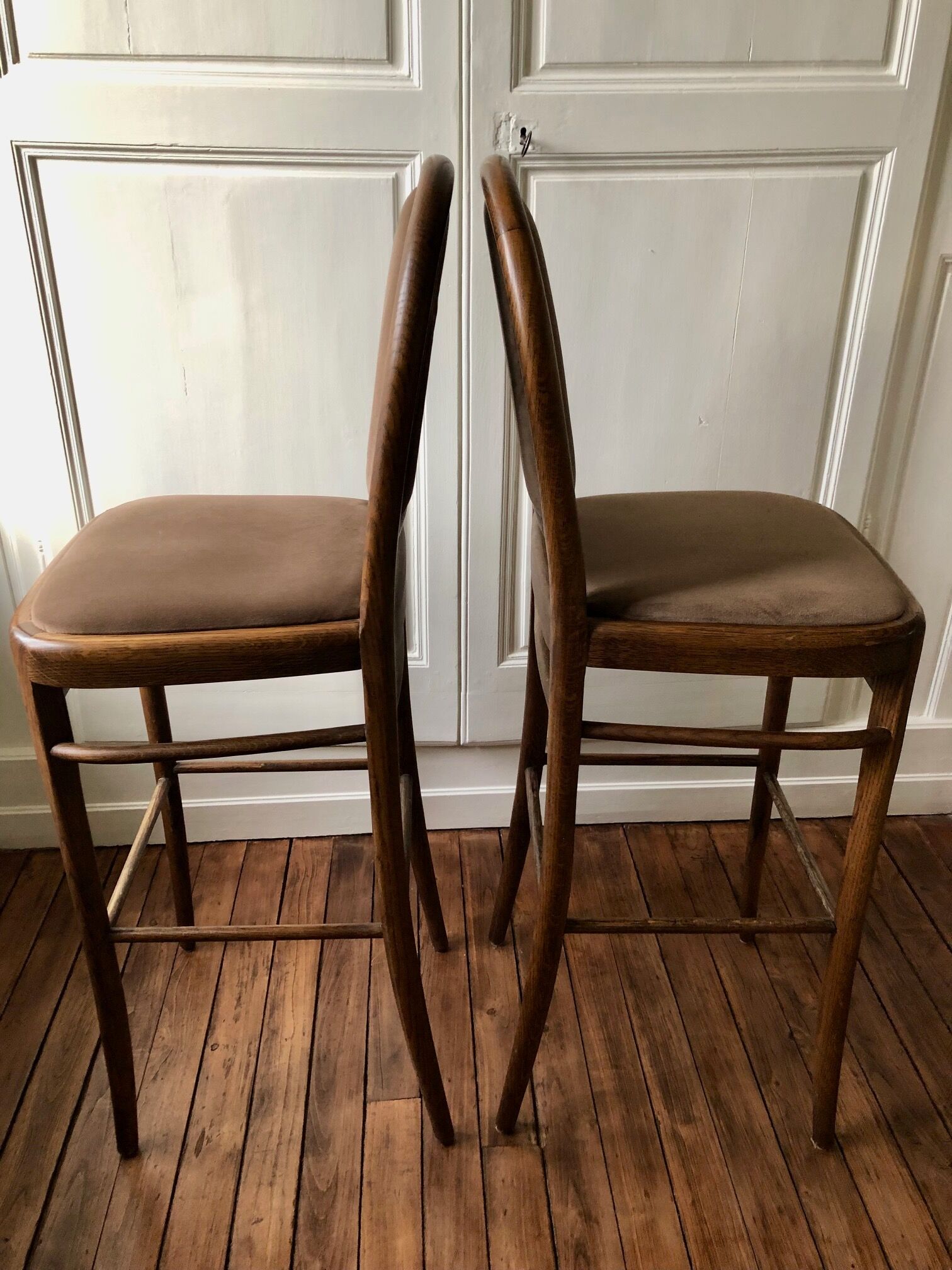 4 oak bar high chairs, sold in lots of 2