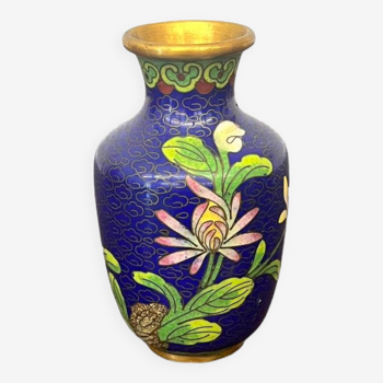 Miniature cloisonné vase floral motif
