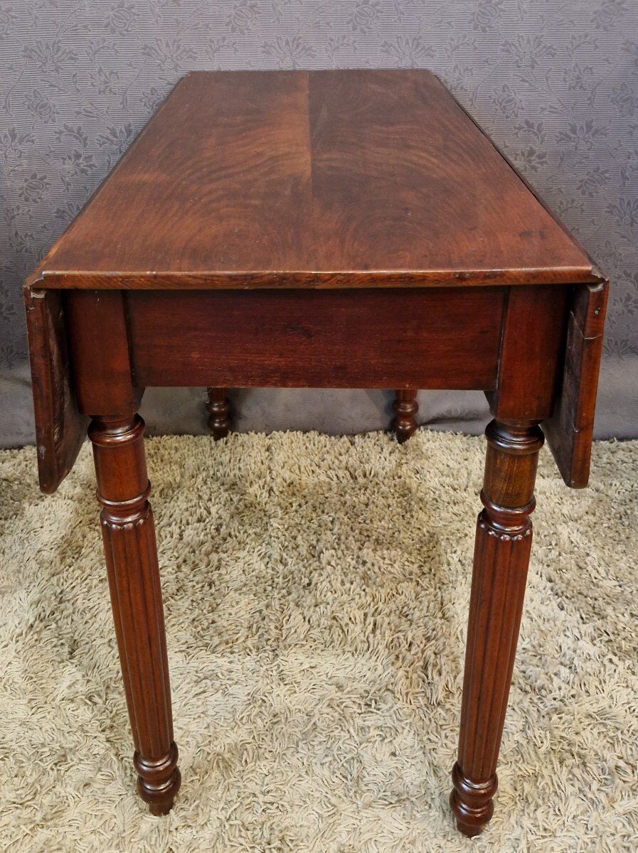 Table d'appoint en acajou