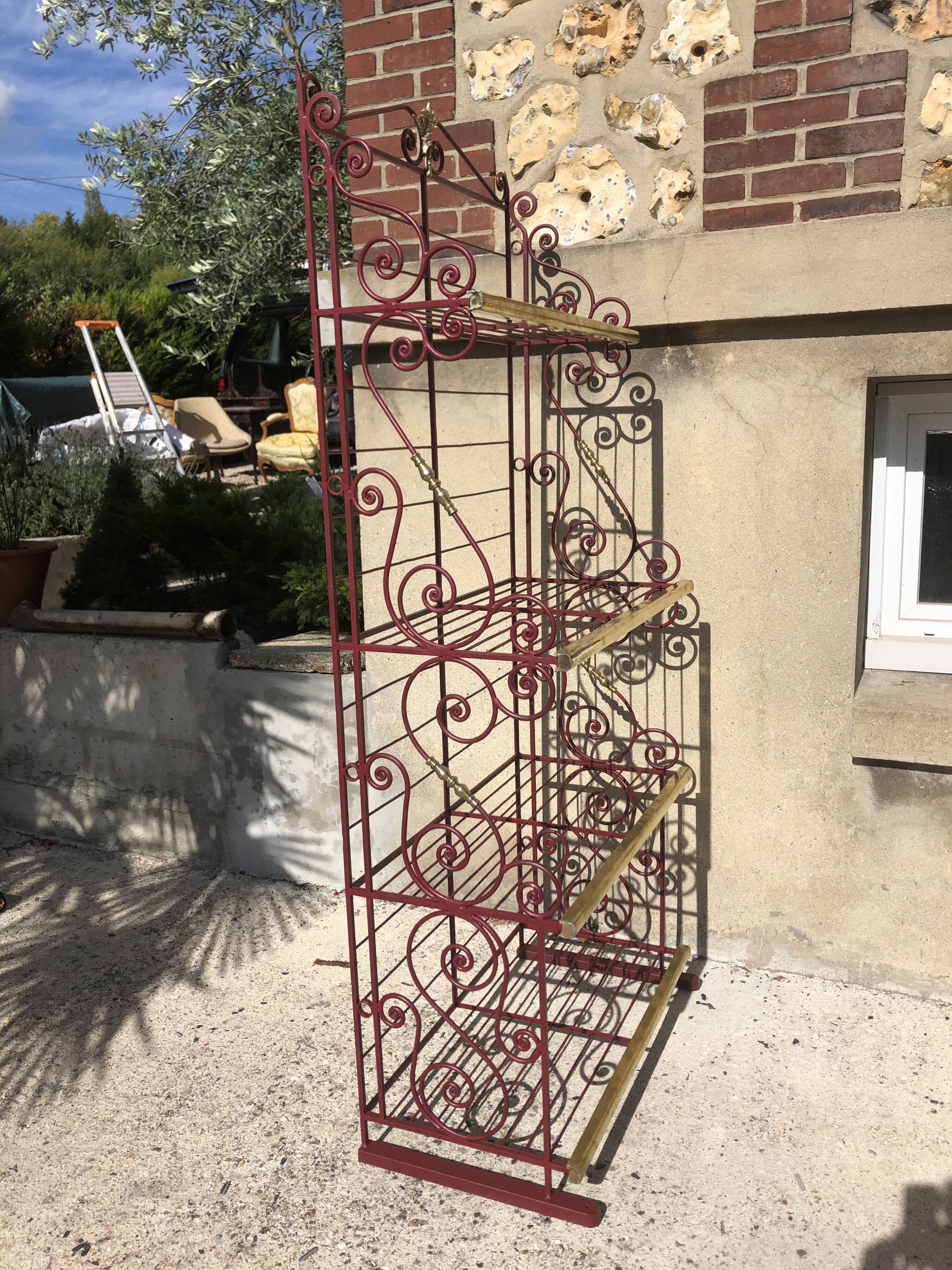 Old baker's grid, dating back to the early 20th century, made of wrought iron and brass