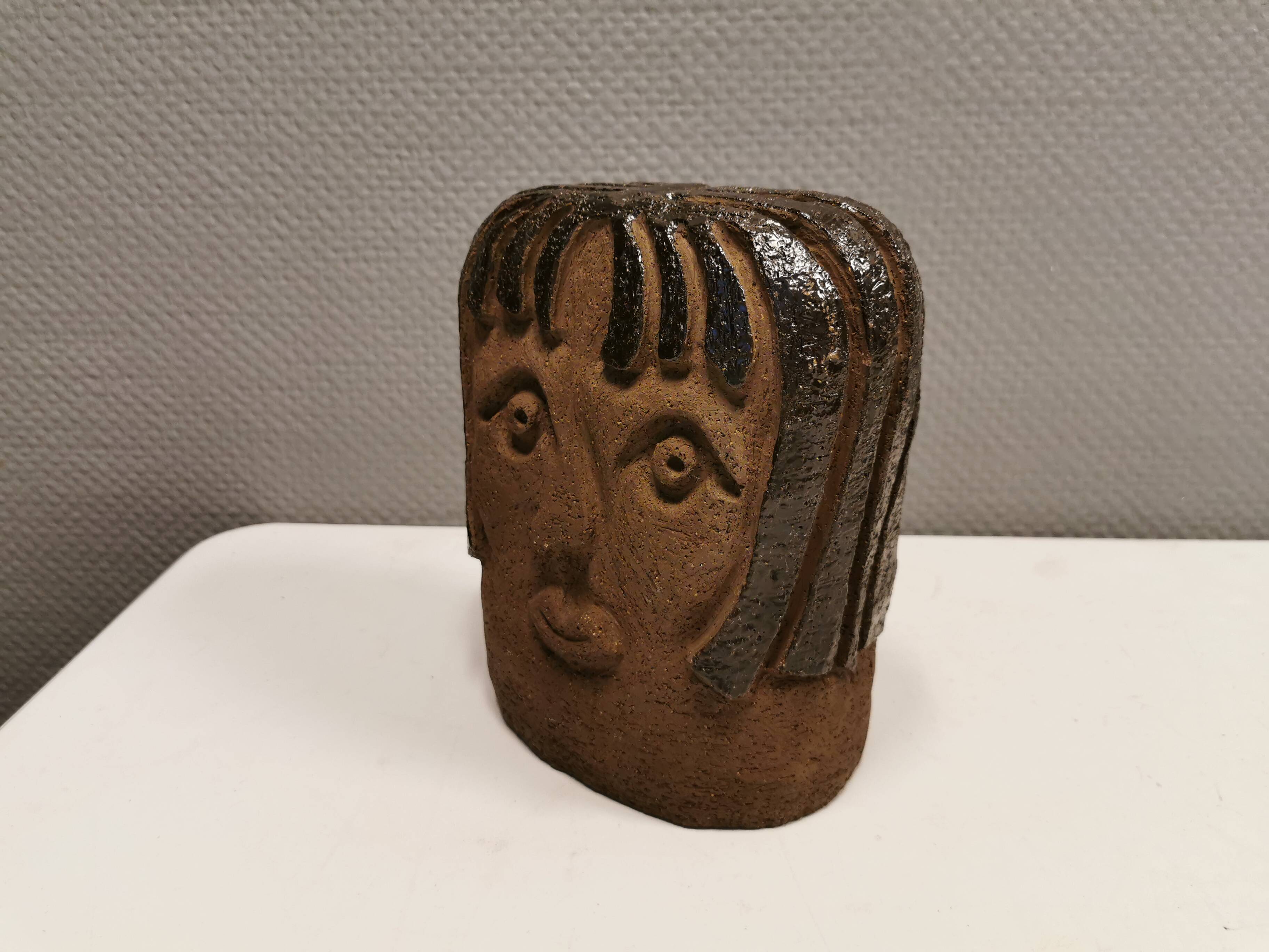 Decorative ceramic head from Sloth Ceramics Denmark 1979.