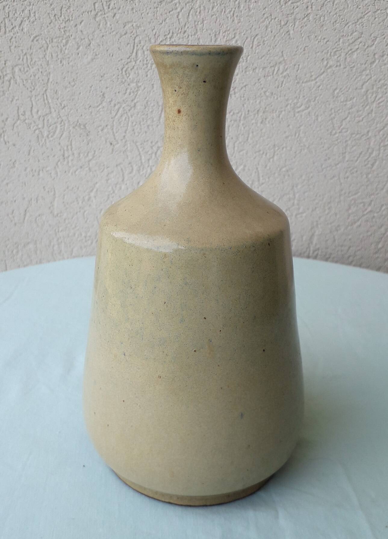 Dubost single-flower vase