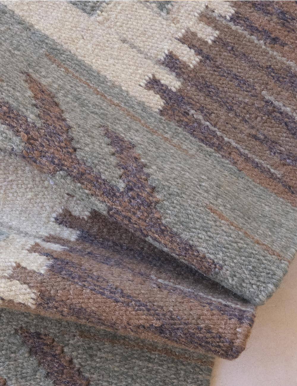 Small Vintage Kilim Rug - 122 x 60 cm