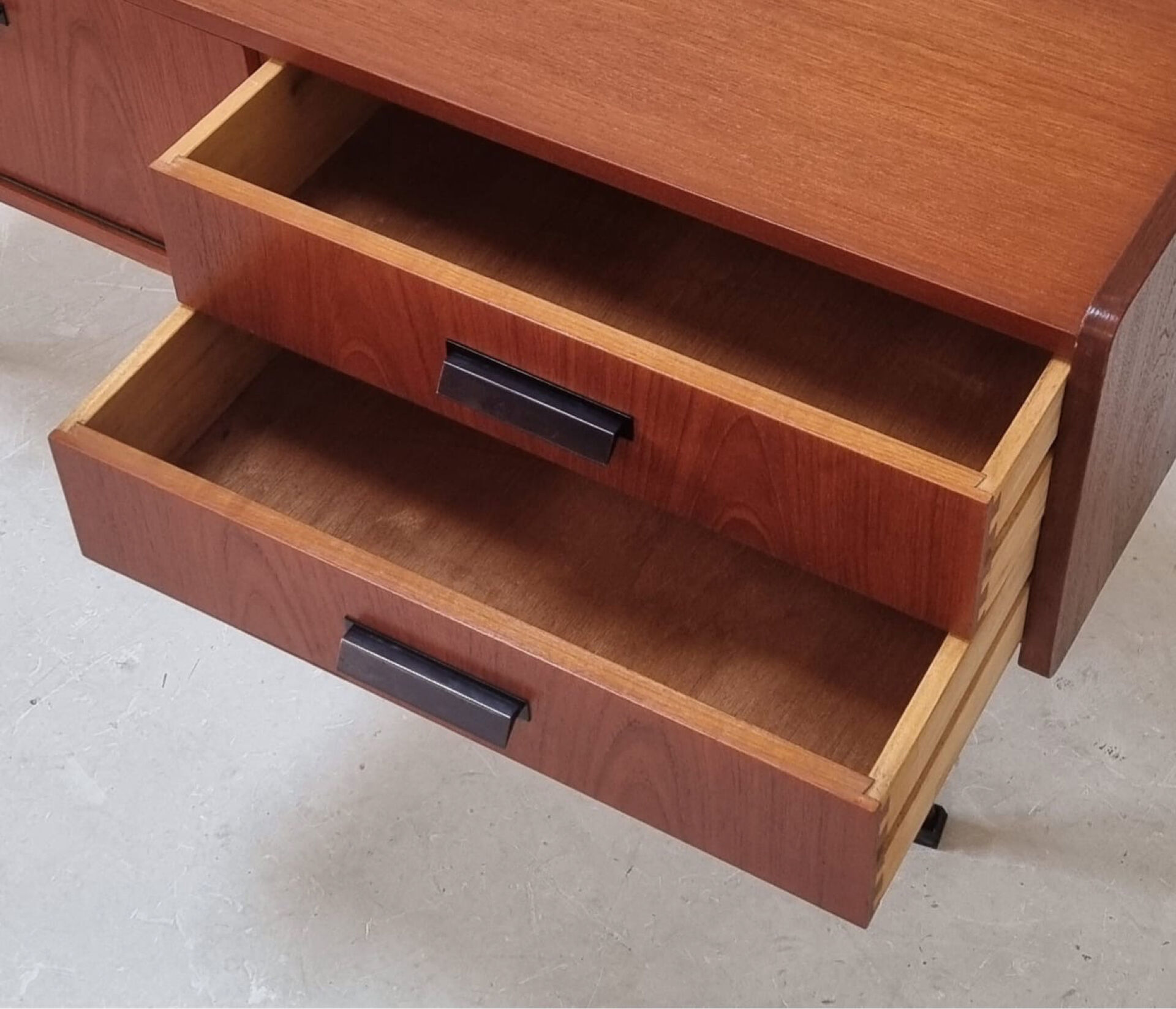 Mid-century lowboard