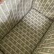 Malle / coffre en osier rotin vintage doublé tissu vert