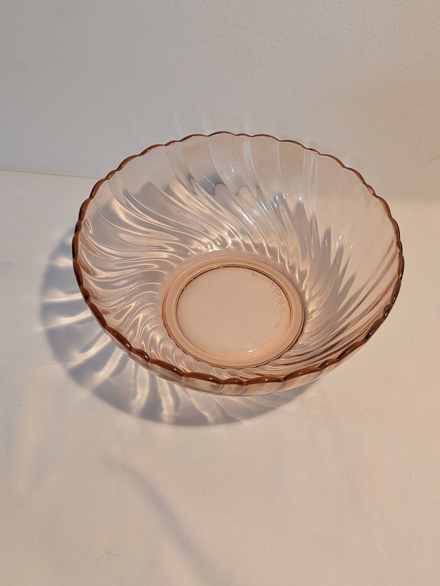 Very pretty vintage Arcoroc France bowl, model Rosaline, in powder pink glass.