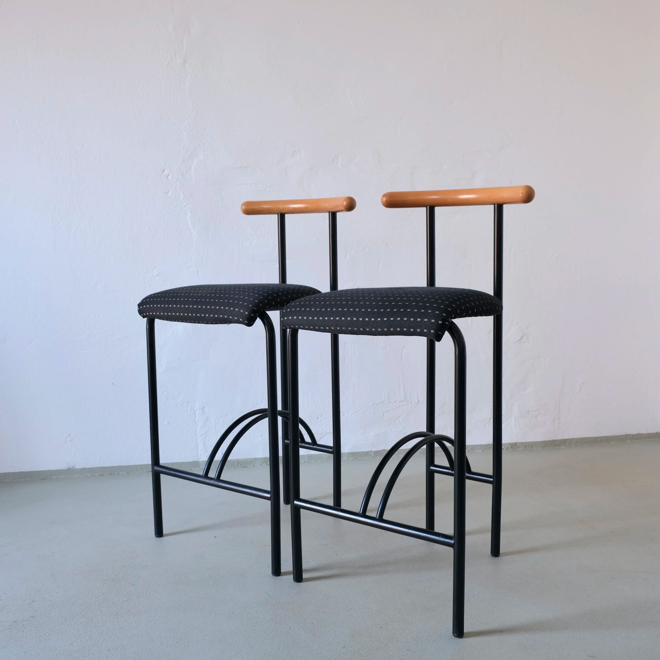 2 postmodern tubular steel bar stools | Rodney Kinsman style | 1980s