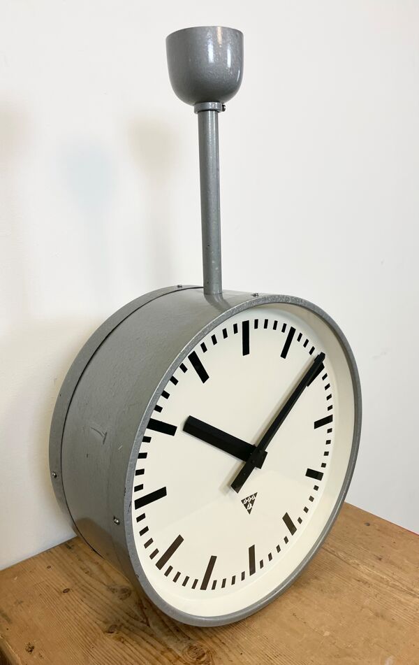 Horloge Industrielle Double Face Ou Horloge D’usine De Pragotron, Années 1960
