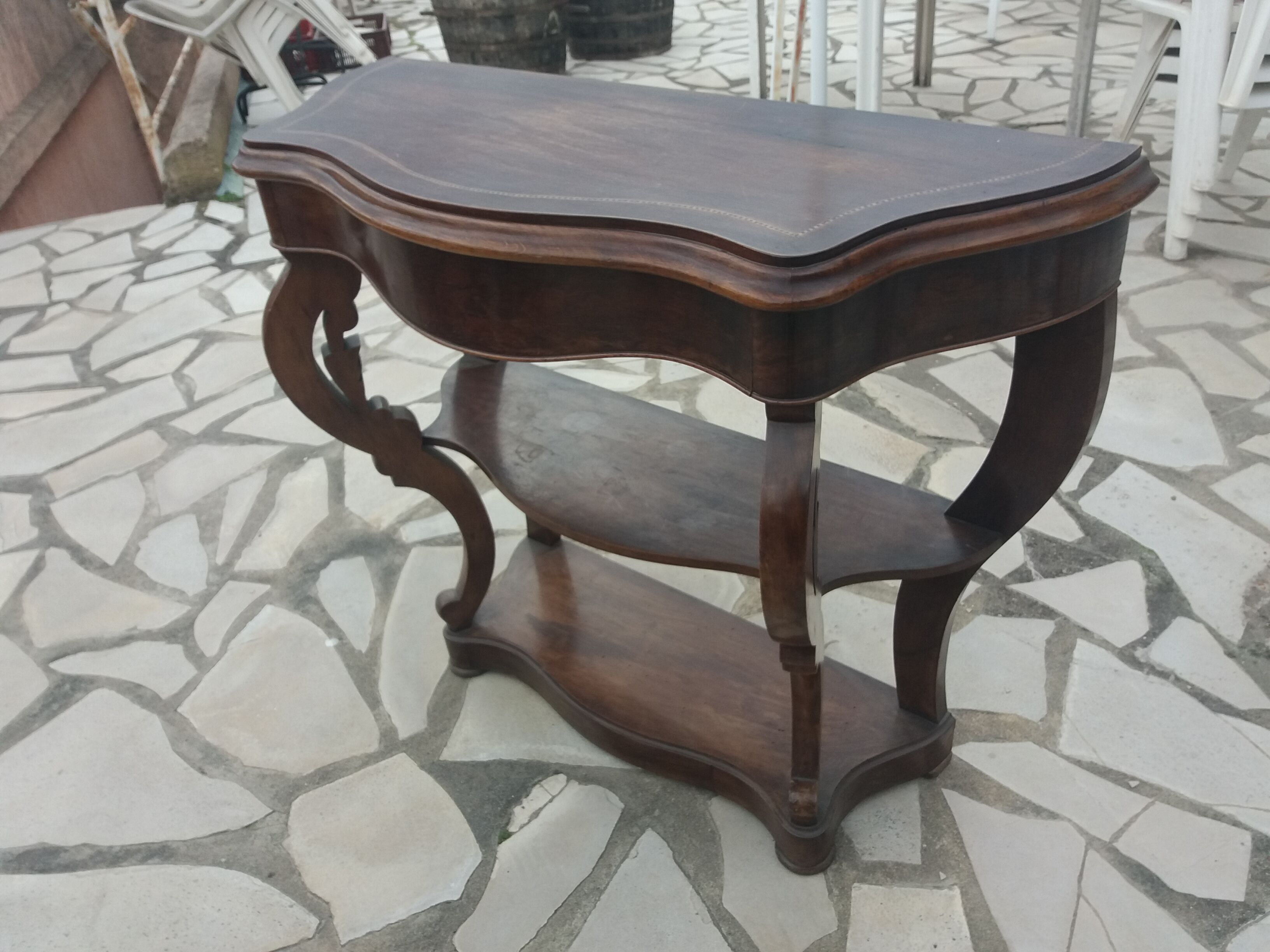 Console de la fin du XIX siècle en noyer