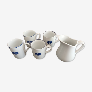 Lot 4 mugs & milk jug