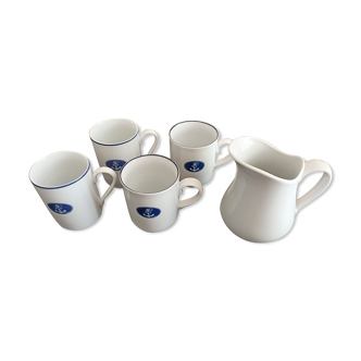 Lot 4 mugs & cruche à lait