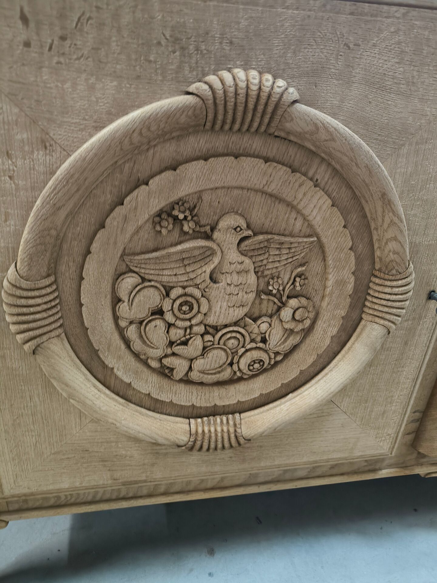 Large buffet in the Arts Décoratifs style, made of natural solid oak.