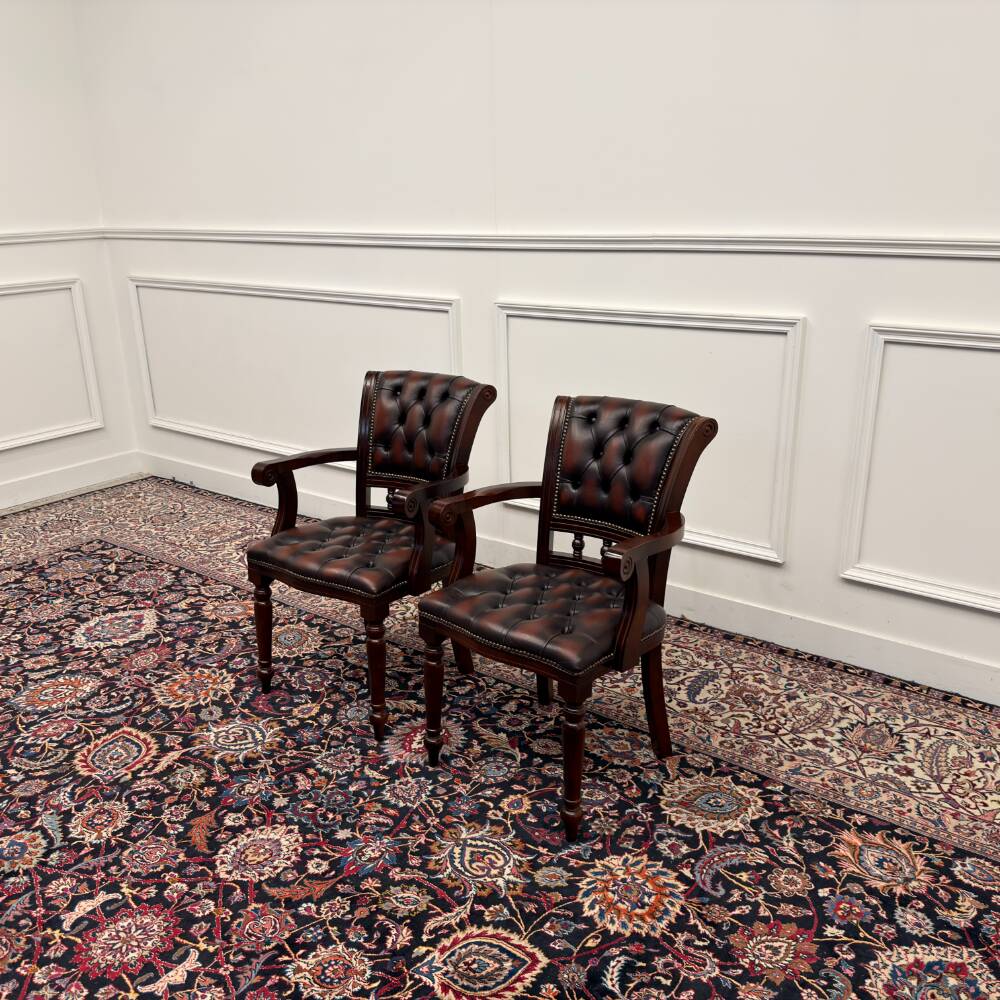Ensemble de chaises de bureau anglaises bordeaux