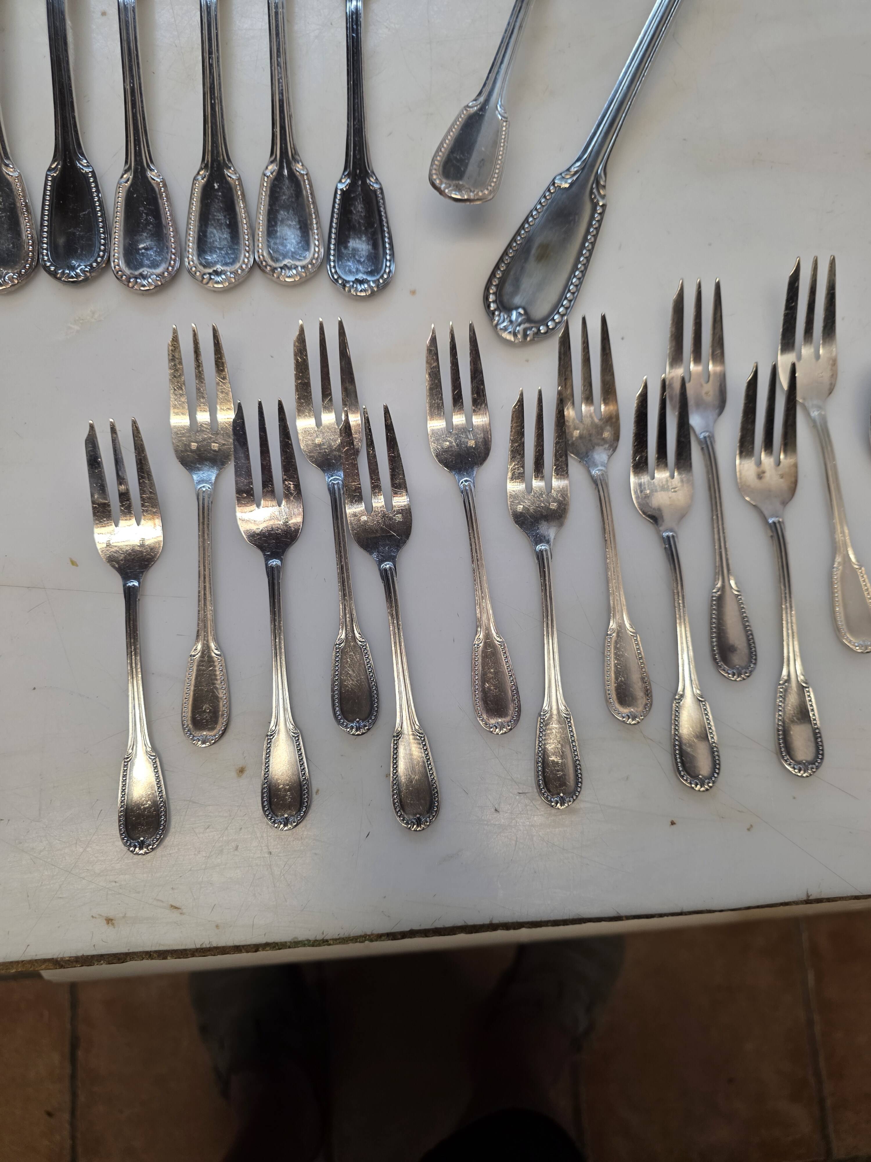 Ménagère 72 pièces en métal argenté 100  Saint-Médard, avec coffret