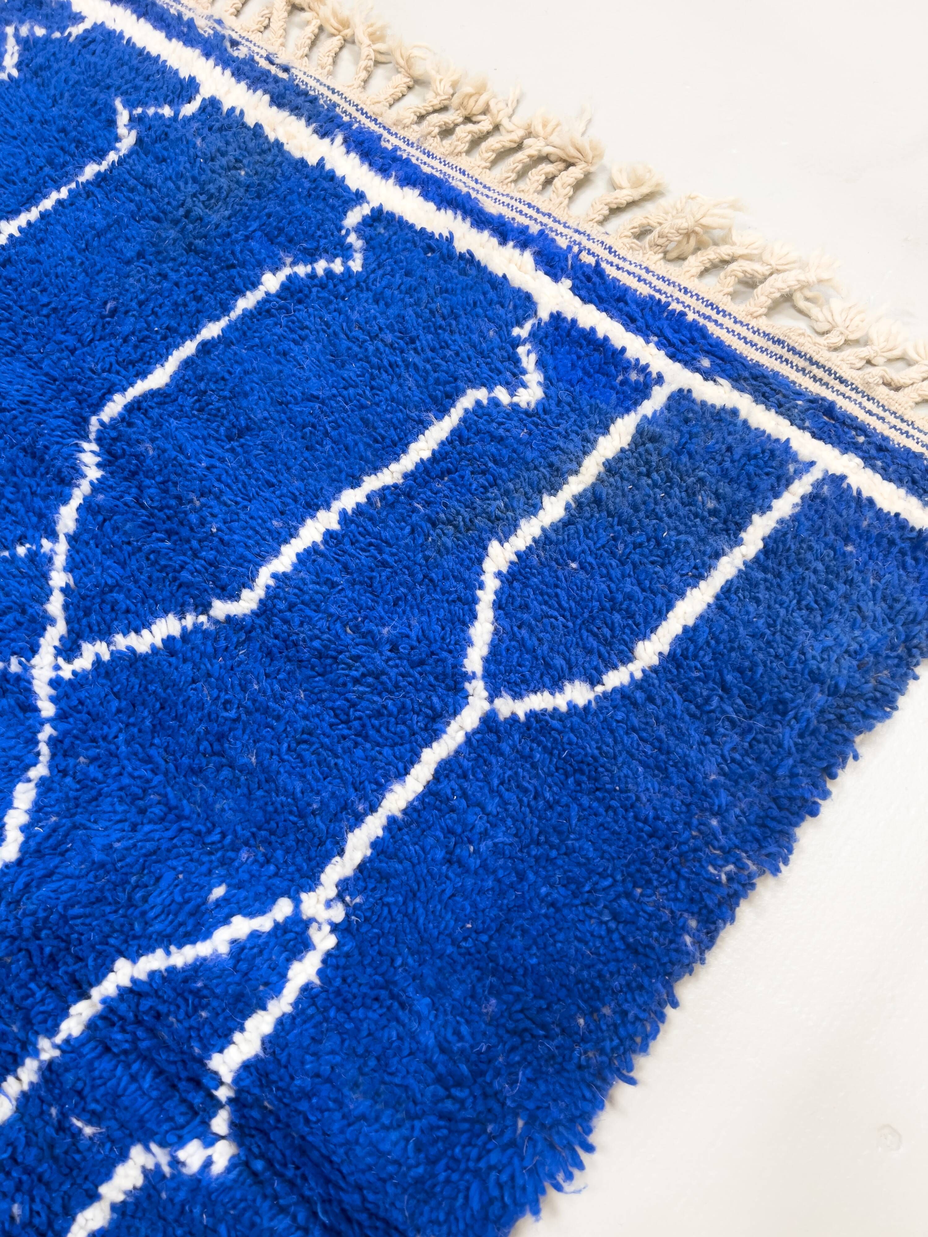 Berber rug Beni Ouarain Majorelle blue with white patterns 1.45x1.08m