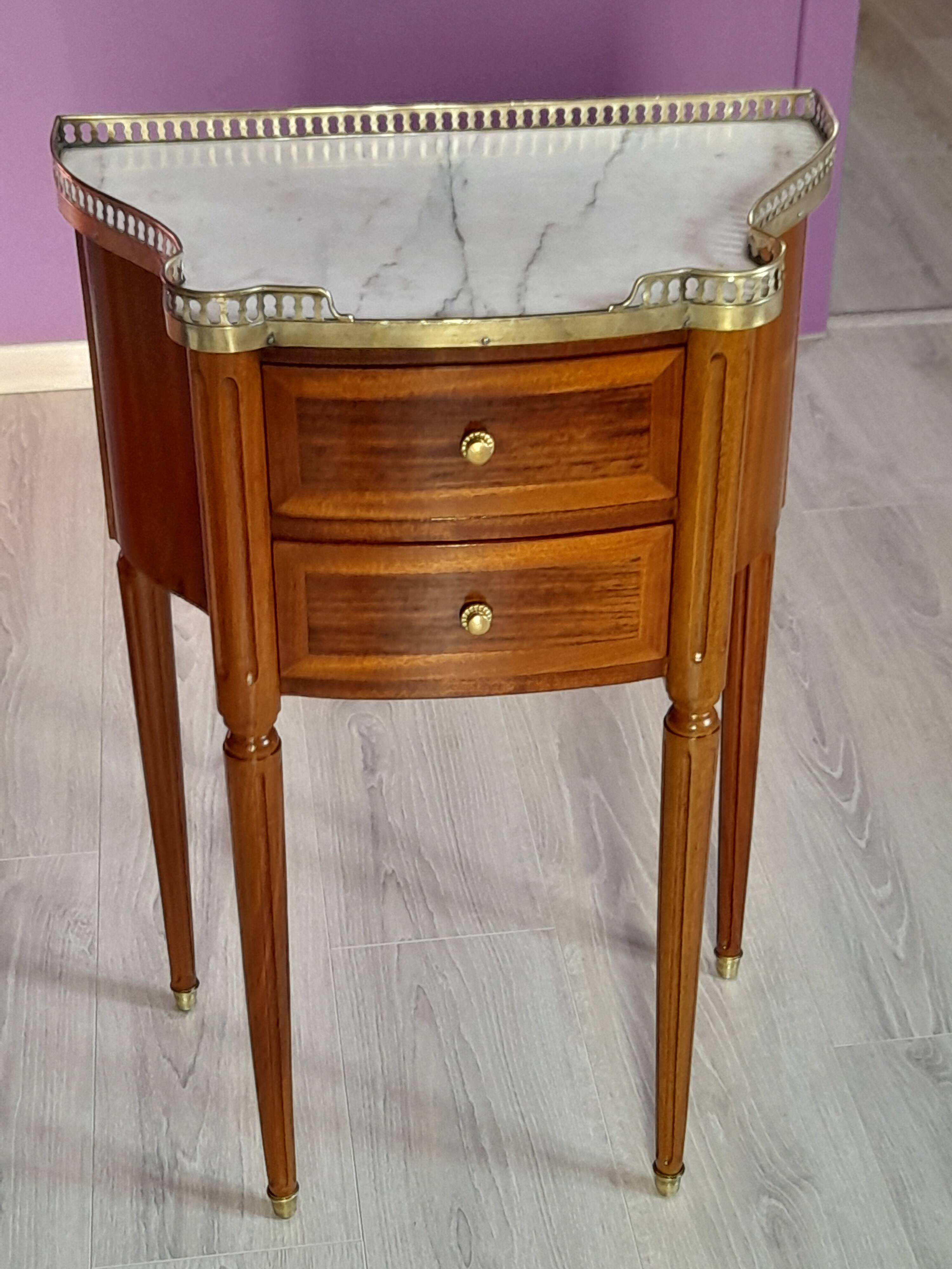 Meuble d'appoint Louis XVI -  19 ème siècle