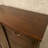 Double curtain cabinet