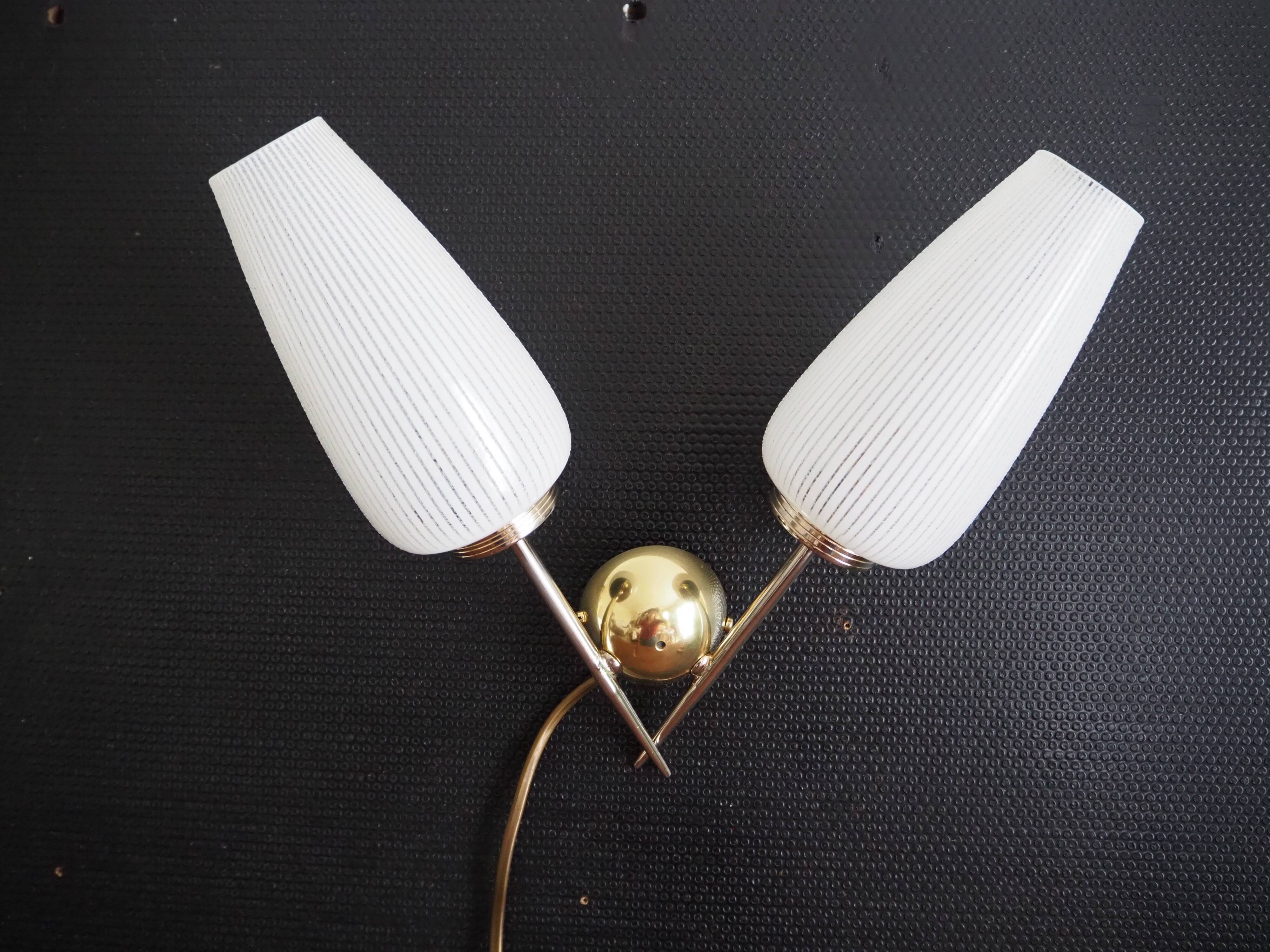 Double brass wall lamp from the 1960s - White glass globe