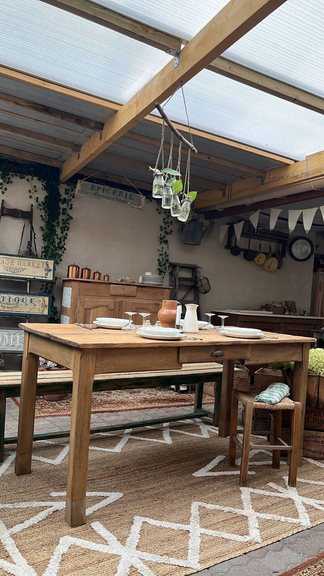Farm table