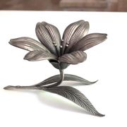 Fleur cendrier en métal argenté 6 pétales années 60