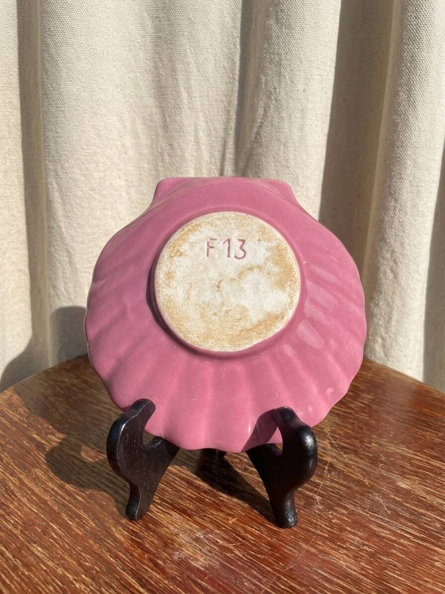 Vintage ceramic shell dish