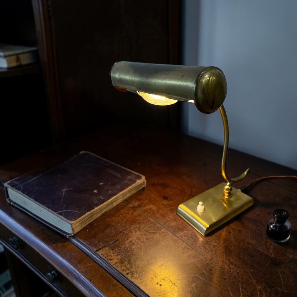 Vintage desk lamp in gilded brass / desk lamp / banker’s lamp