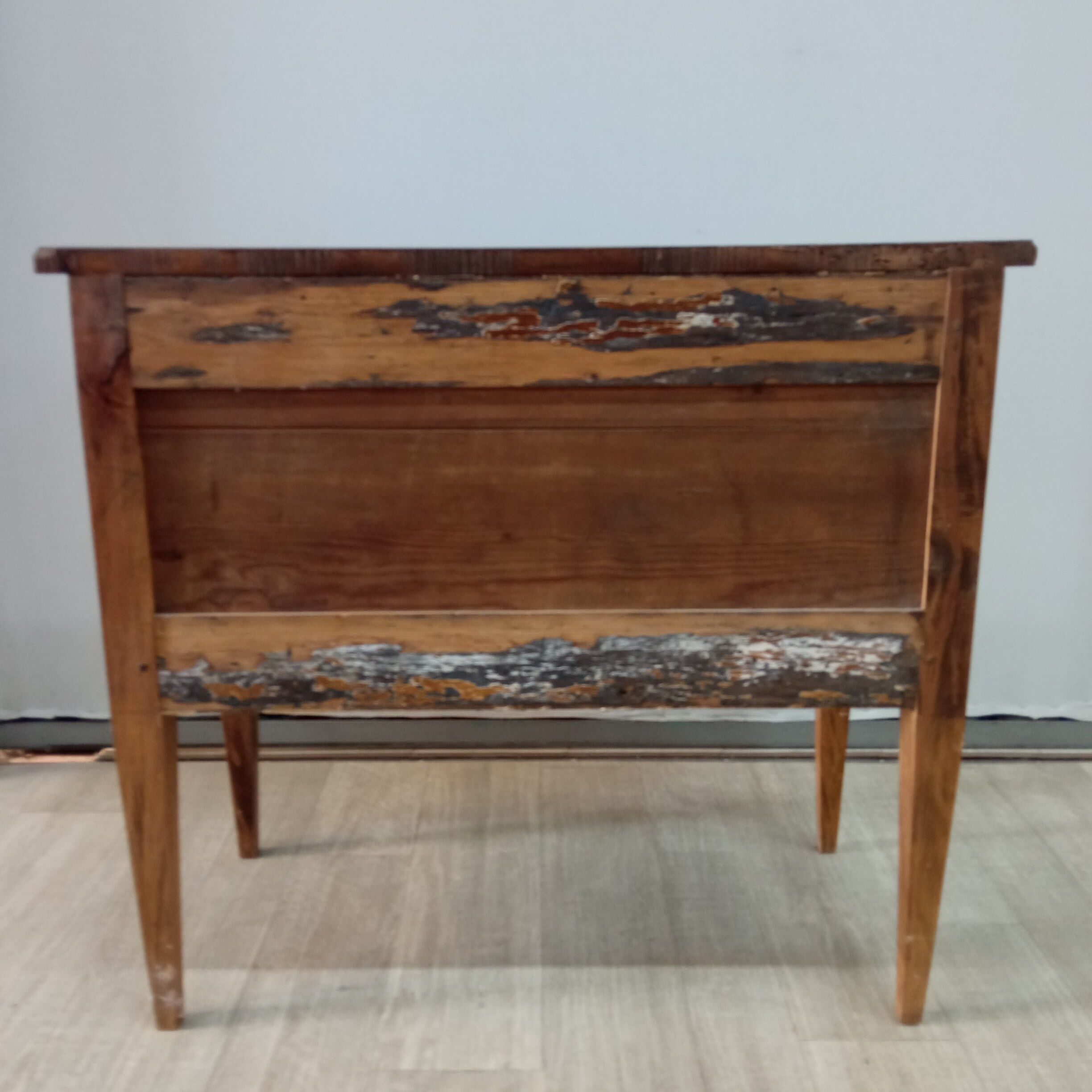 Commode sauteuse style louis xvi