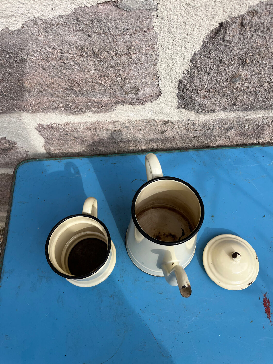 Enamelled coffee maker