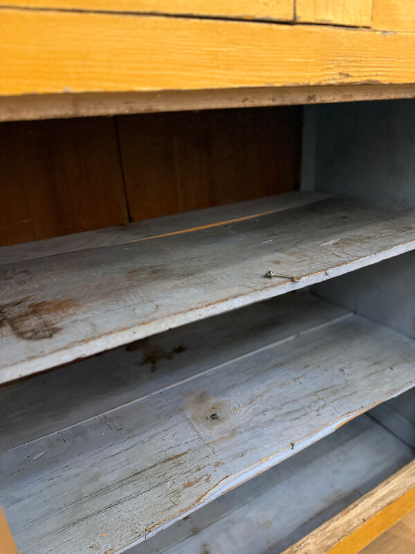 Buffet de campagne ancien