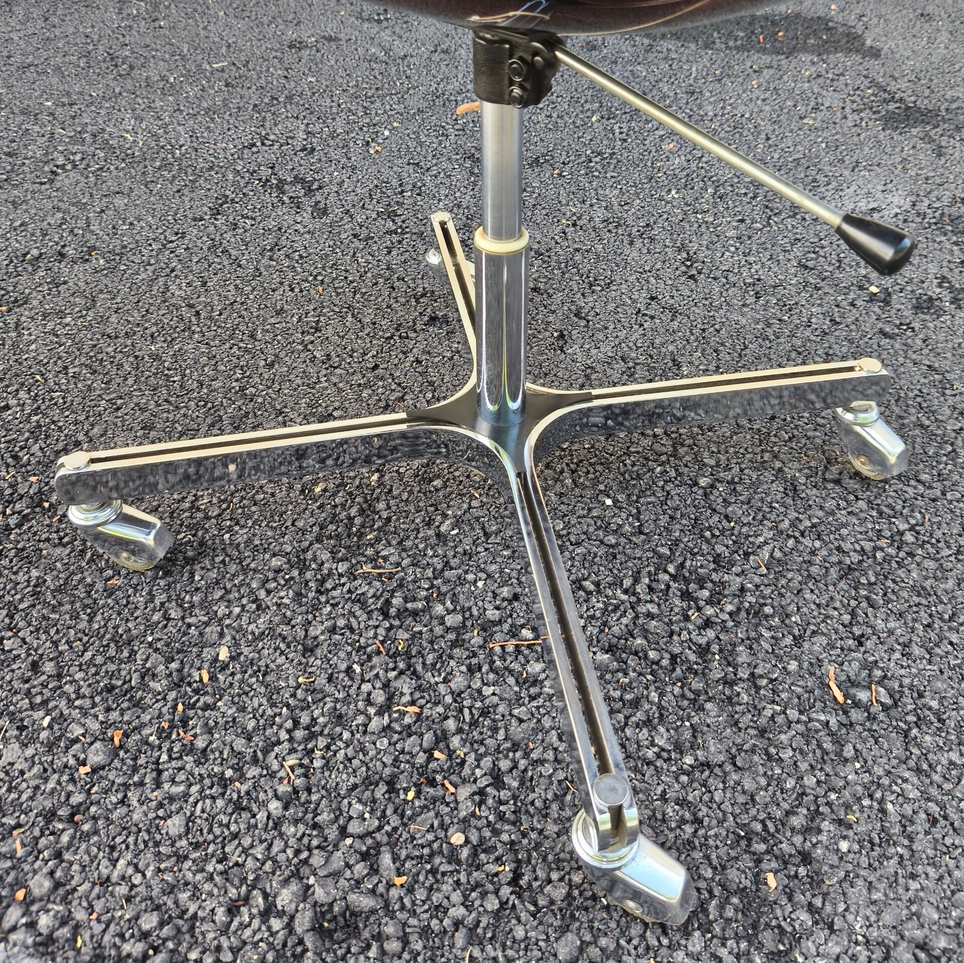 Fauteuil de bureau en plexiglas design Raphaël Raffel, 1970