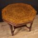 Table octogonale en bois marqueté du XXe siècle
