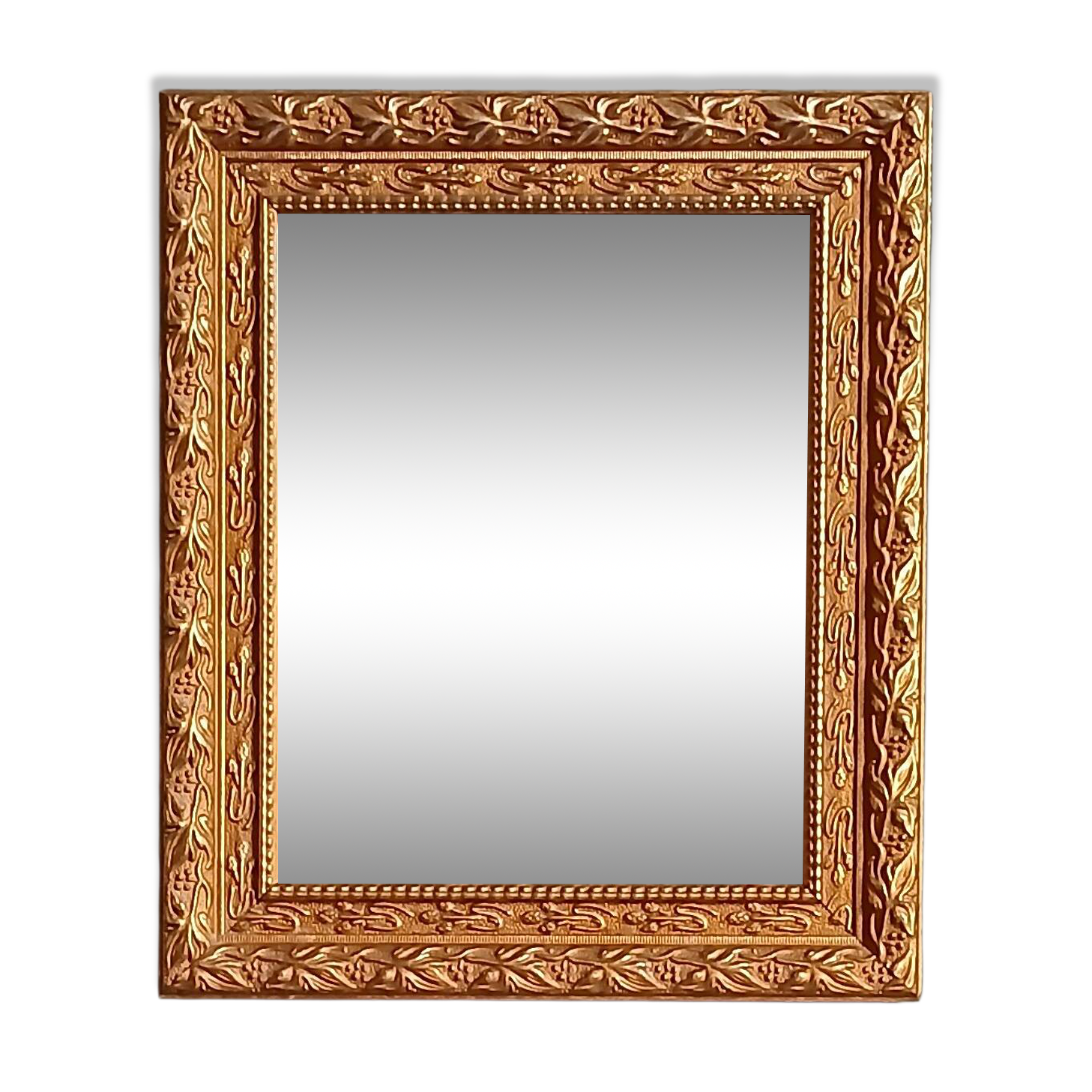 Small wall mirror in gilded wood.