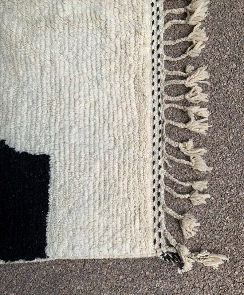 Handmade Moroccan rug white-black 200cm x 300cm