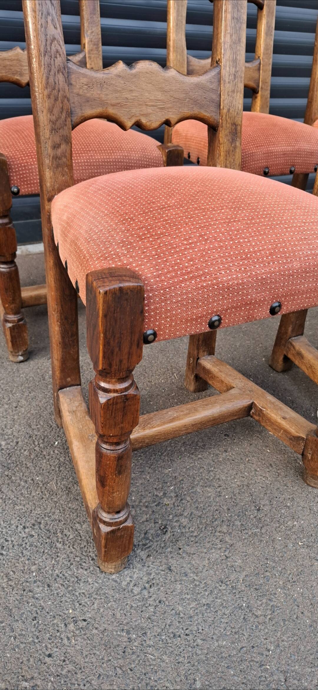 Lot de chaises espagnol