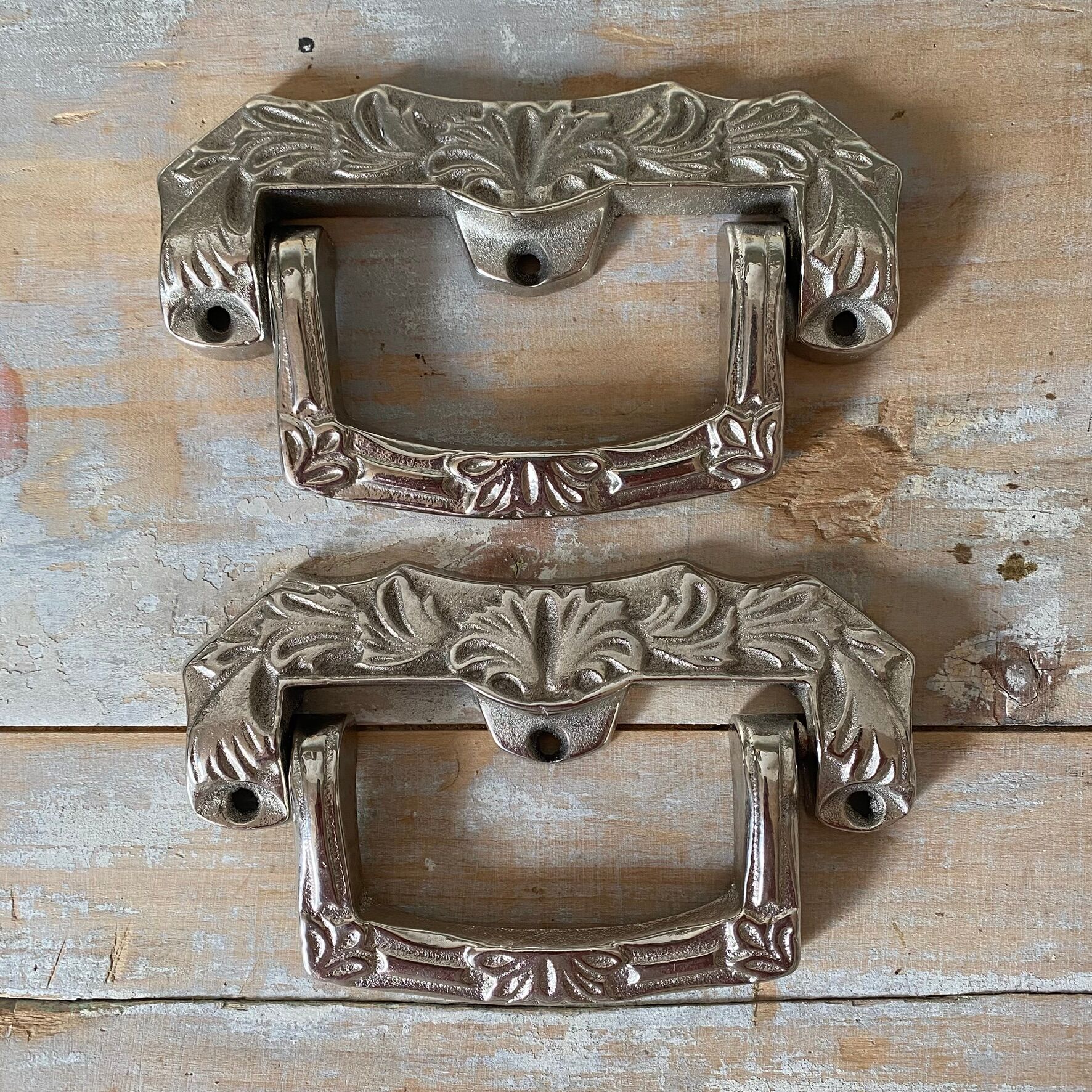 Paire de poignées tombantes métal argenté style art déco